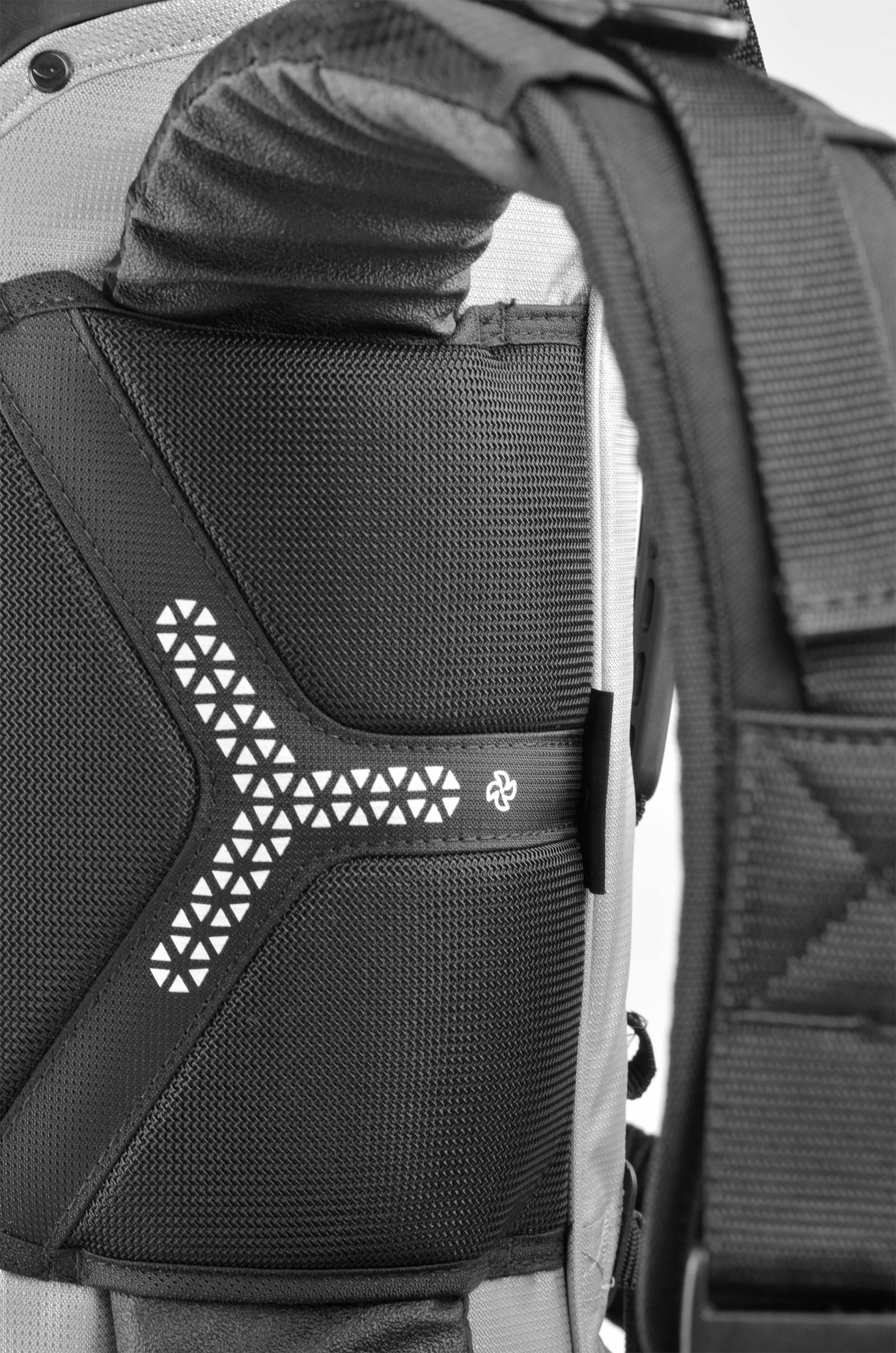 Sun Mountain Golf 2021 Collegiate Team Carry Stand Bag 11 Sun Mountain Golf 2021 Collegiate Team Carry Stand Bag - Image 9